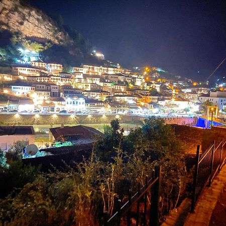 Guesthouse Riverside Berat Exterior photo