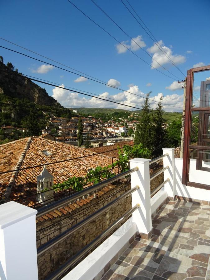 Guesthouse Riverside Berat Exterior photo